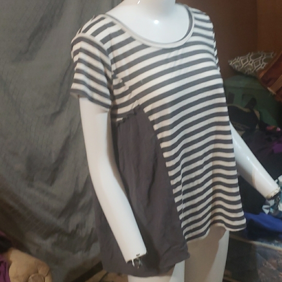 White And short gray - Picture 1 of 6